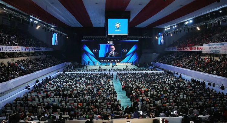 AKP’de kongre günü… Yeni MKYK belli oldu, Erdoğan yeniden genel başkan seçildi