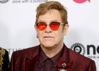 Elton John, Vatikan’ı “ikiyüzlülük” ile suçladı