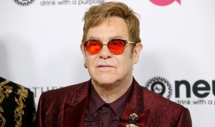 Elton John, Vatikan’ı “ikiyüzlülük” ile suçladı