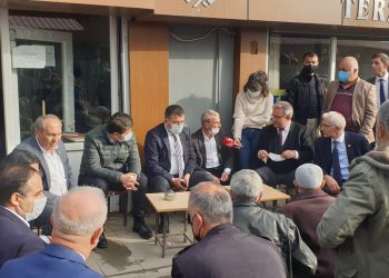 CHP, Hakkari’ye çıkarma yaptı… Esnaf dert yandı