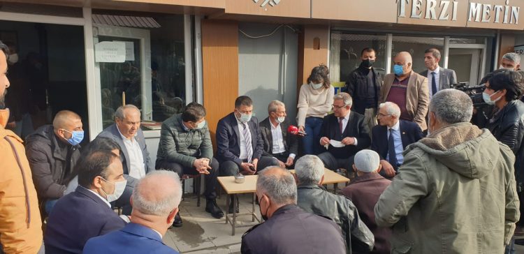 CHP, Hakkari’ye çıkarma yaptı… Esnaf dert yandı
