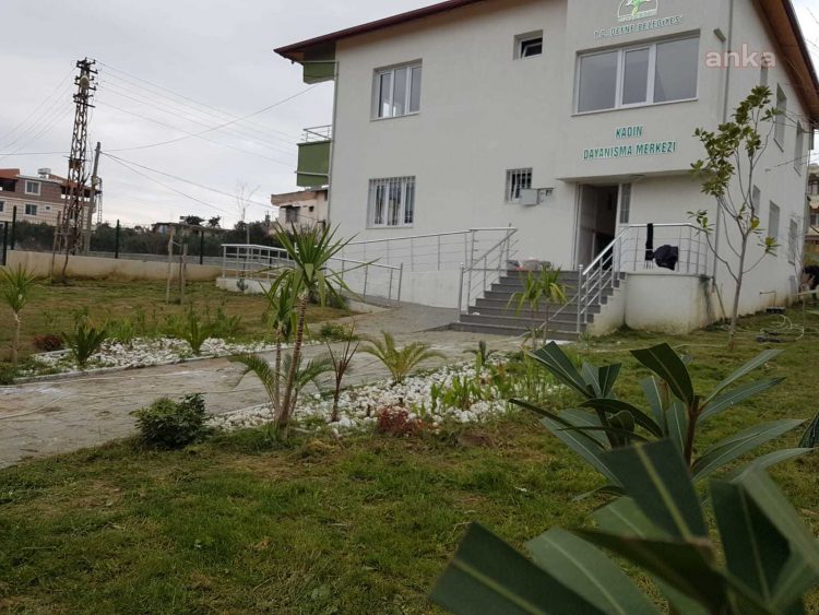 Hatay Büyükşehir, kadınlara sosyal ve psikolojik destek için kolları sıvadı