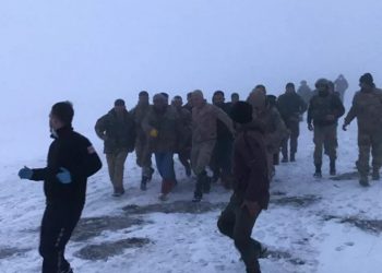 Bitlis’te helikopter düştü : 11 şehit