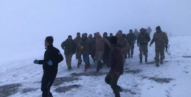 Bitlis’te helikopter düştü : 11 şehit