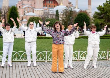 İZEV’li gençler efsaneleşen şarkılar ile seslerini duyurdu