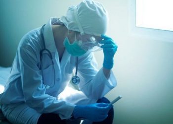 Geçim sıkıntısı, şiddet kültürü, kaygı… Kadın sağlıkçıların sorunları büyüyor