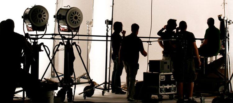 Sinema-dizi sektöründe çalışanlar pandemi sonrası işsiz kalabilir