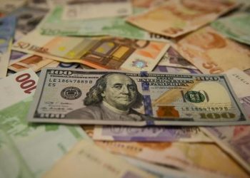 Dolar ve Avro’da sert yükseliş