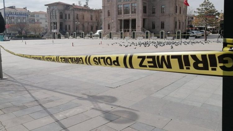 Vaka sayıları artıyor! Bir şehirde ‘tam kapanma’