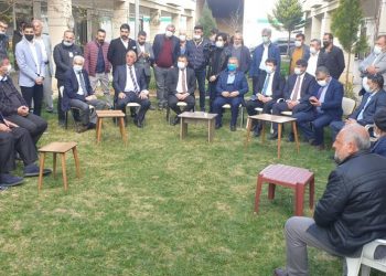 Mardinli vatandaş CHP heyetine dert yandı: Çocuklarımı 3 battaniye ile ısıtıyorum