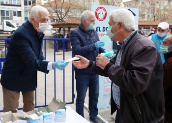 Muğla Büyükşehir, salgının başlangıcından bu yana vatandaşa destek oluyor