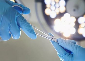 ‘Ölü’ sanılan adam otopsi masasında canlandı’