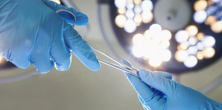 ‘Ölü’ sanılan adam otopsi masasında canlandı’