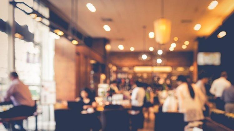 Bilim Kurulu Üyesi: İstanbul’da kapalı mekanlarda maskesiz oturmak için çok erken