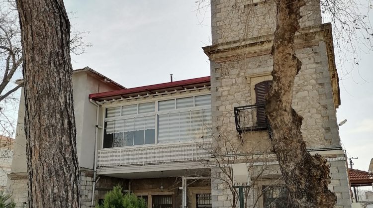 TCDD Bölge Müdür Yardımcısı, 131 yıllık tarihi binaya PVC yaptırdı