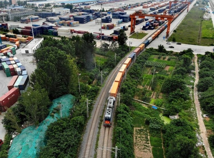 Xi’den AIIB’nın gelişmesine kararlı destek