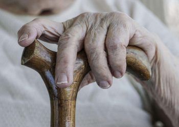 Yaşlı nüfus arttıkça “demans hastalığı” öne çıkıyor