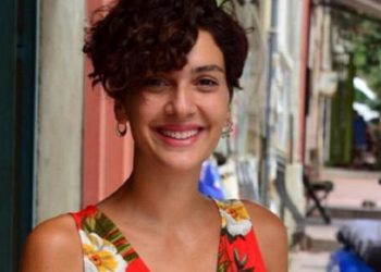 Bergüzar Korel’den ücretsiz reklam