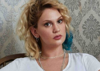 Farah Zeynep Abdullah’dan tam kapanma ve aşı tepkisi!