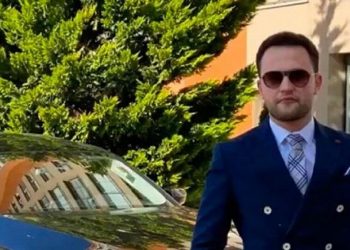 Hani büro personeliydi