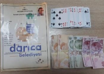 Tedbirleri yok sayıp kumar oynadılar