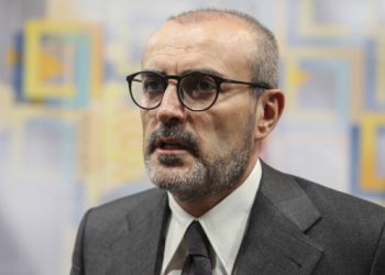 ‘128 milyar nerede?’ sorusunu cevaplayan AKP’li Mahir Ünal’ın doları hala 1 TL sandığı ortaya çıktı