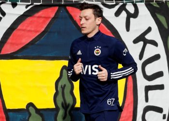 Mesut Özil, Eva Longoria ve Kate Upton’la ortak olacak!