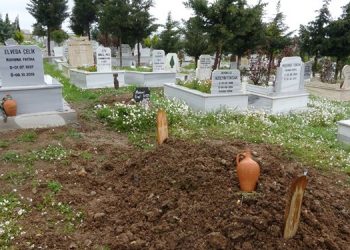 Film gibi olay: Defnedilen baba hastanede karşılarına çıktı