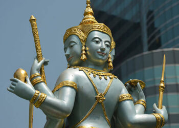 Tayland’da Buda’ya kendini adayan adam giyotinle kafasını kesti