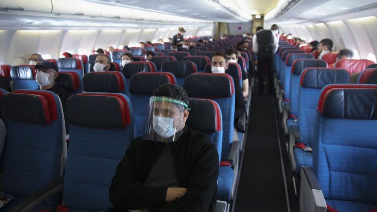 Yeni tedbirlerde kafa karıştıran detay: Şehirler arası seyahat yasak mı serbest mi?