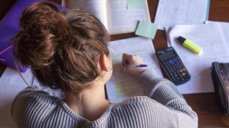 Ziya Selçuk açıkladı: Lise sınavları ertelenecek mi?