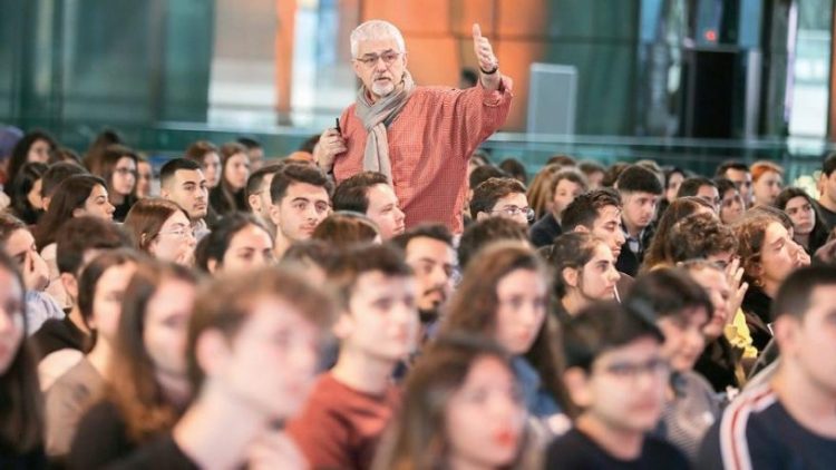 ‘Z kuşağının önemli bir kısmı iktidara tepkili’
