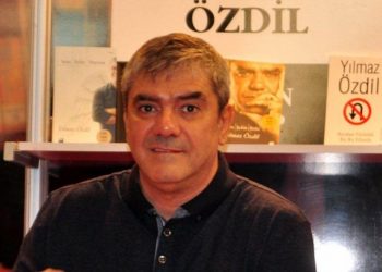 Yılmaz Özdil: Emekli amirallerin darbeci ilan edildiği gün, Yeni Şafak’ın manşetinde ne vardı?