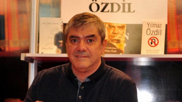 Yılmaz Özdil: Emekli amirallerin darbeci ilan edildiği gün, Yeni Şafak’ın manşetinde ne vardı?