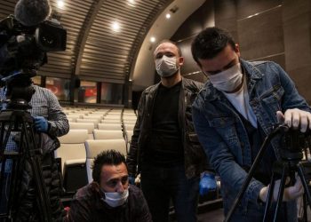 Dünyada koronavirüs nedeniyle yaşamını yitiren gazetecilerin sayısı 1000’i geçti