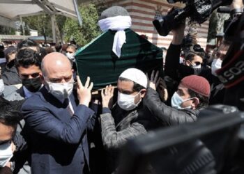 Soylu ve Erbaş da katıldı: Hüsnü Bayramoğlu’nun cenazesinde tedbirler yok sayıldı