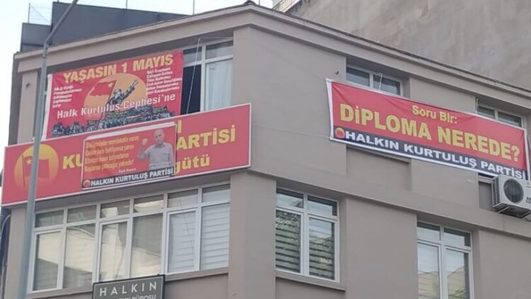 ‘Diploma Nerede?’ pankartlarına da yasak geldi! Bahane olarak da ‘kapanmayı’ öne sürdüler
