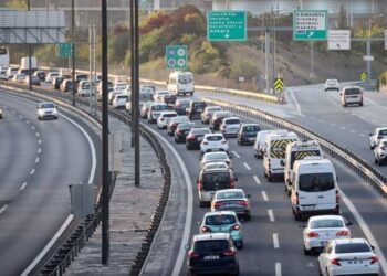 Tam kapanma öncesi İstanbul’dan kaçış trafiği