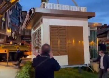 Ümraniye’de kurulması engellenen Halk Ekmek büfesi, alana yerleştirildi
