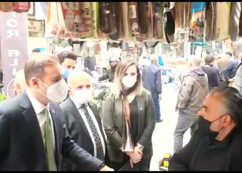 Ayakkabı satarak geçinen öğretmen adayı CHP’ye dert yandı: ‘Sağlık sigortası ve KYK borcum var. Umudum sizlersiniz’