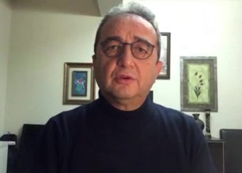 CHP’li Tezcan’dan, “128 Milyar Dolar Nerede” afişlerinin kaldırılmasına tepki