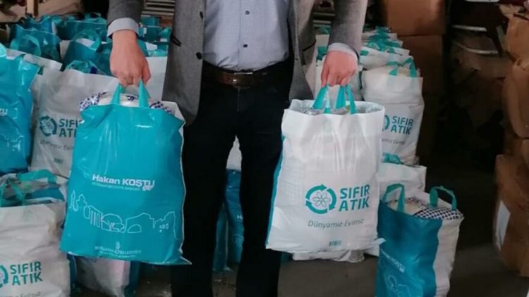 Yardım skandalı! AKP’li başkan hayırsever bağışlarına kendi adını yazdırdı