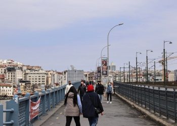 Bilim Kurulu üyesi vakaların azalmaması halinde alınacak yeni tedbirleri açıkladı
