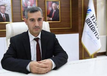 Gri pasaport skandalıyla gündeme gelen  AKP’li Başkan Mehmet Çınar, aile şirketi iddialarını kabul etti