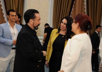 Aile ve Sosyal Hizmetler Bakanı Derya Yanık’ın Adnan Oktar’ın iftar yemeğine katıldığı ortaya çıktı 