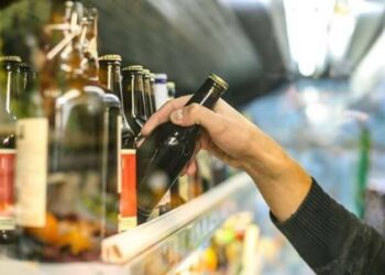 Alkol satışını engellemek için Tekel bayilerine anayasaya aykırı tebligatname imzalatılıyor