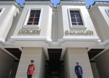 Türkiye Emekli Subaylar Derneği’ne bildiri incelemesi! Başkan ve üyeler geçici olarak görevden uzaklaştırıldı