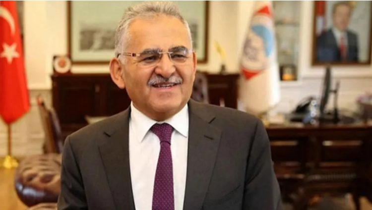 AK Parti kongresindeyken ‘Evden çıkmayın’ diye SMS gönderen belediye başkanı koronaya yakalandı