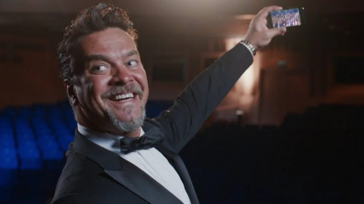 Ünlü şovmen müjdeyi verdi