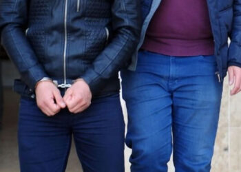 21 yaşındaki ‘üfürükçü’, ‘cin var’ dediği aileyi 700 bin lira dolandırdı